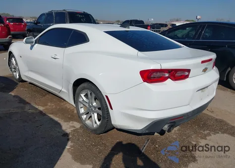 2019 Chevrolet Camaro 1Ls z USA, uszkodzony, nr VIN 1G1FB1RX1K0121755